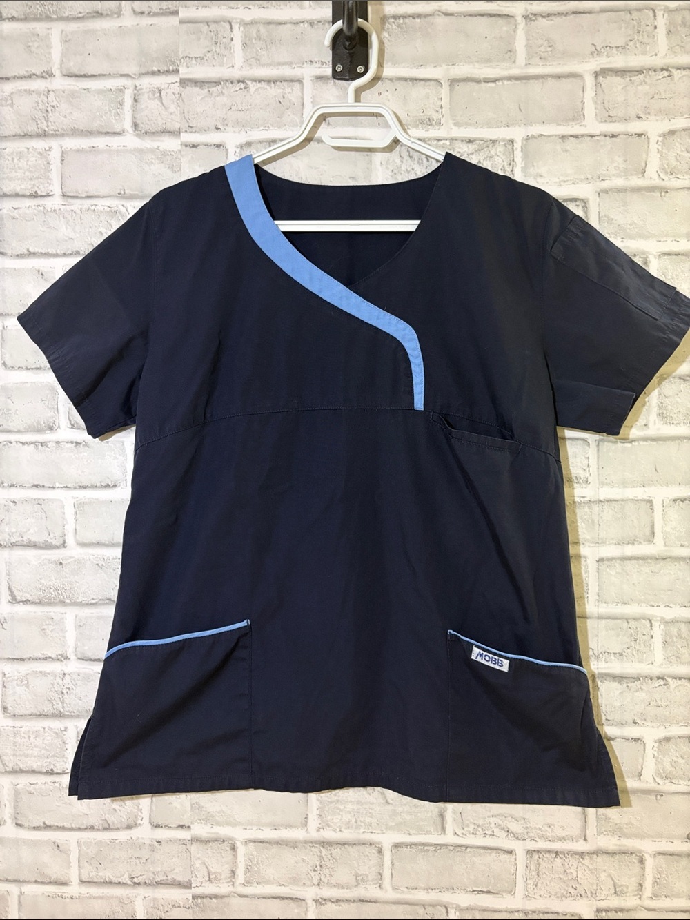MOBB Navy Scrub Top with Light Blue Piping- see measurements